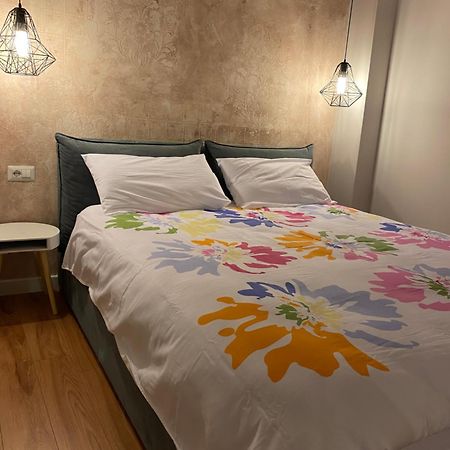 Mel'S Place Tiranë Ngoại thất bức ảnh