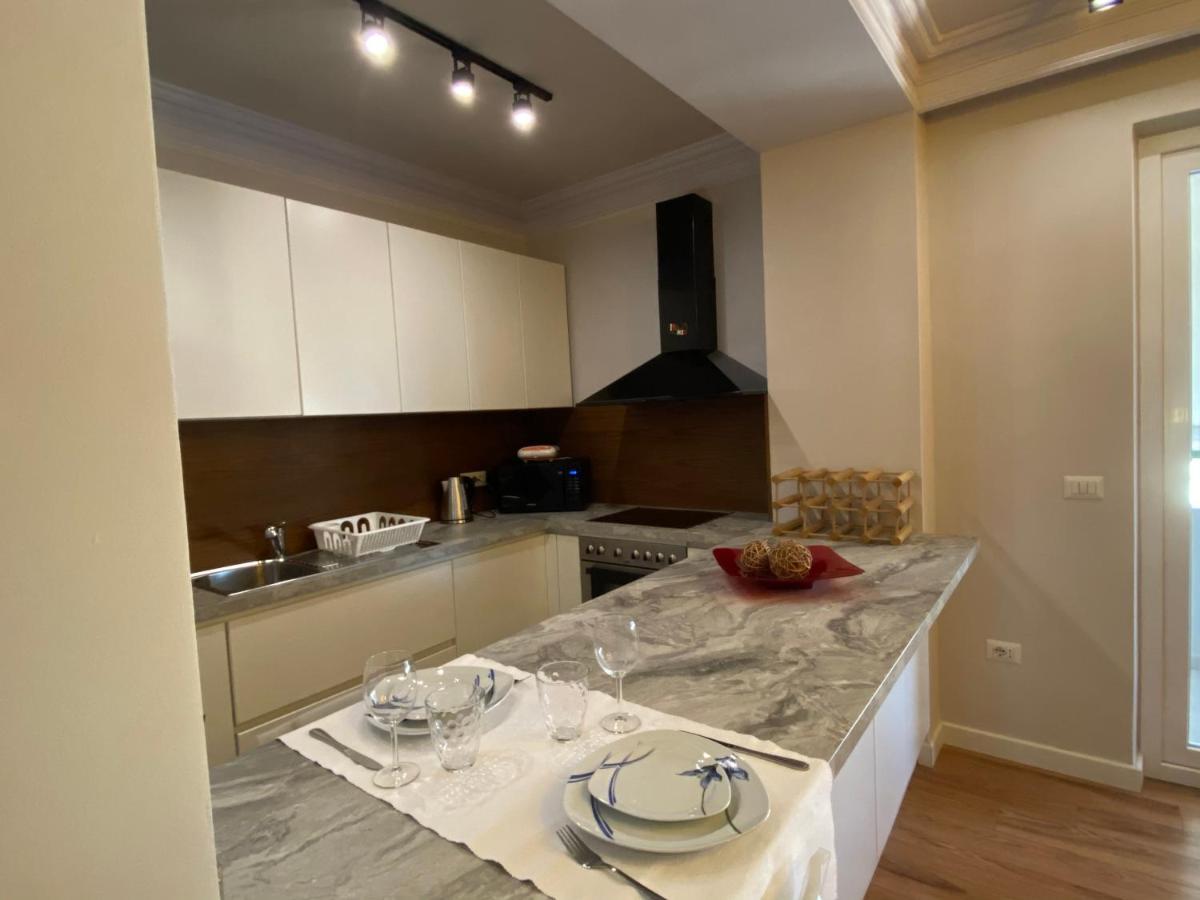 Mel'S Place Tiranë Ngoại thất bức ảnh
